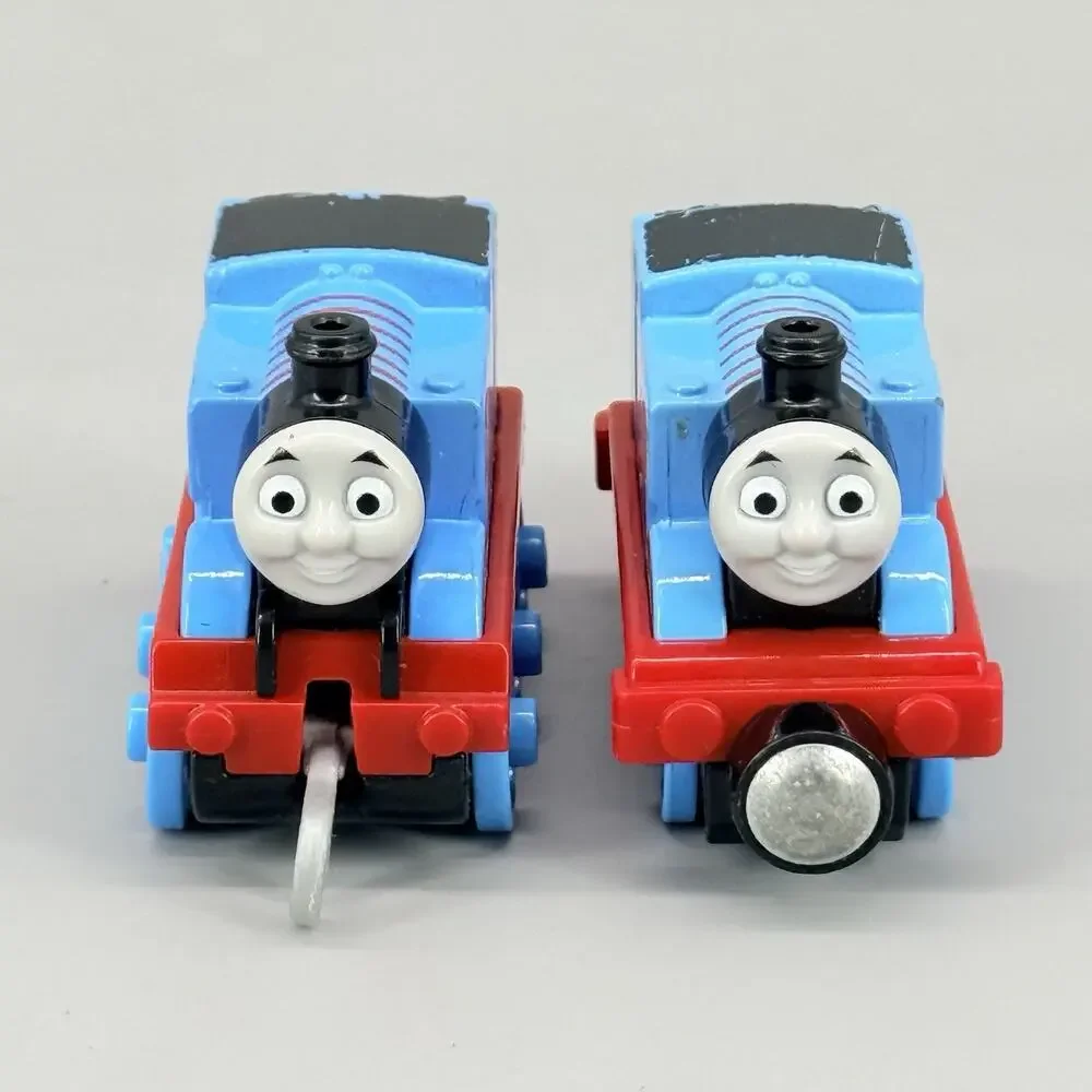 Learning Curve 2002 Thomas Tank Train Engine Station Round House Take Along +